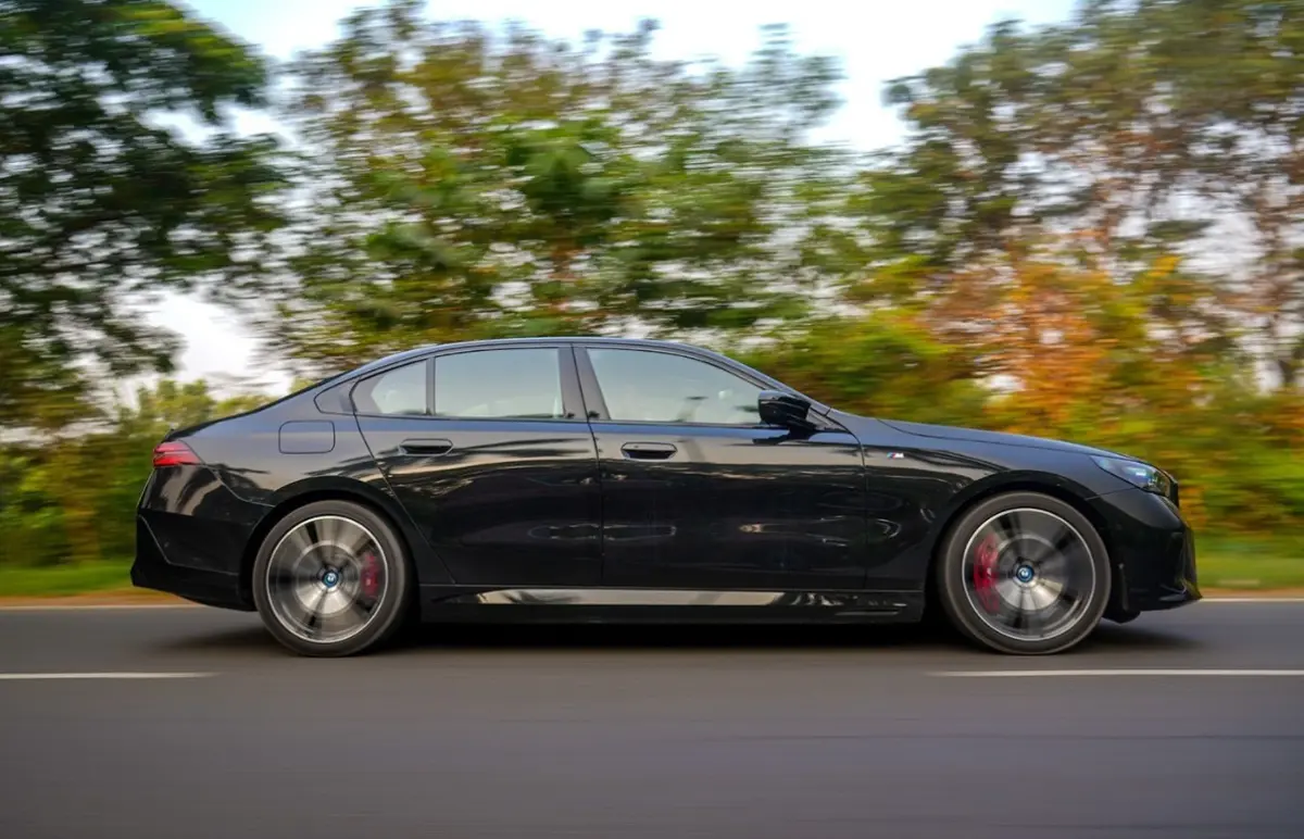 BMW i5 Maintenance cost in India